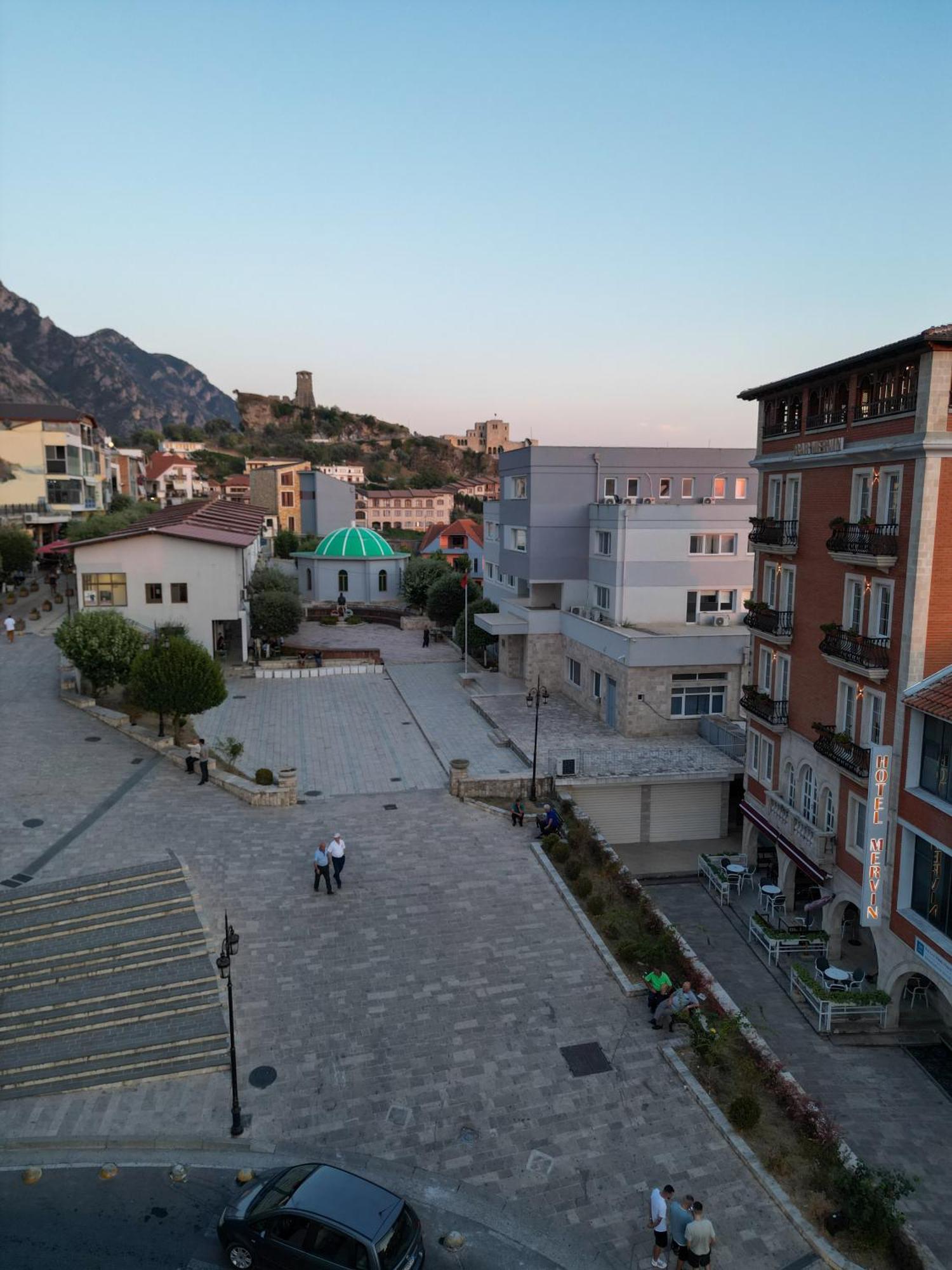 Mervin Hotel Krujë Exterior foto